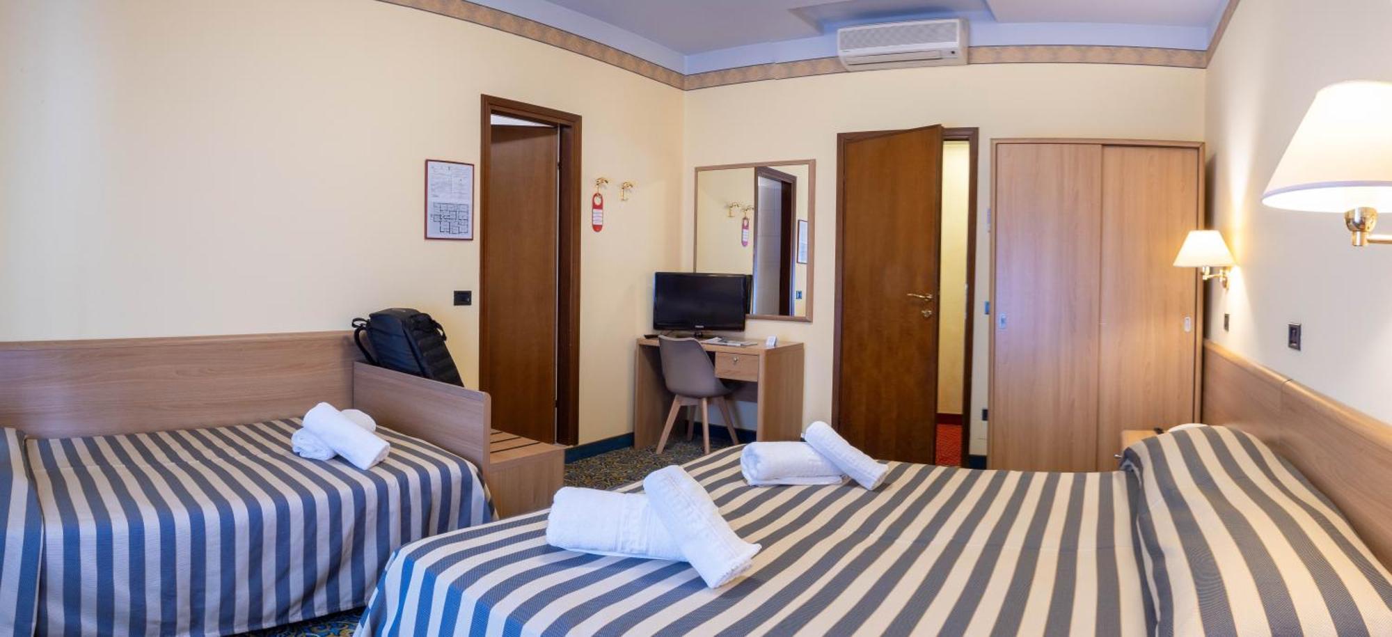Hotel Giardinetto Дезенцано-дель-Гарда Екстер'єр фото