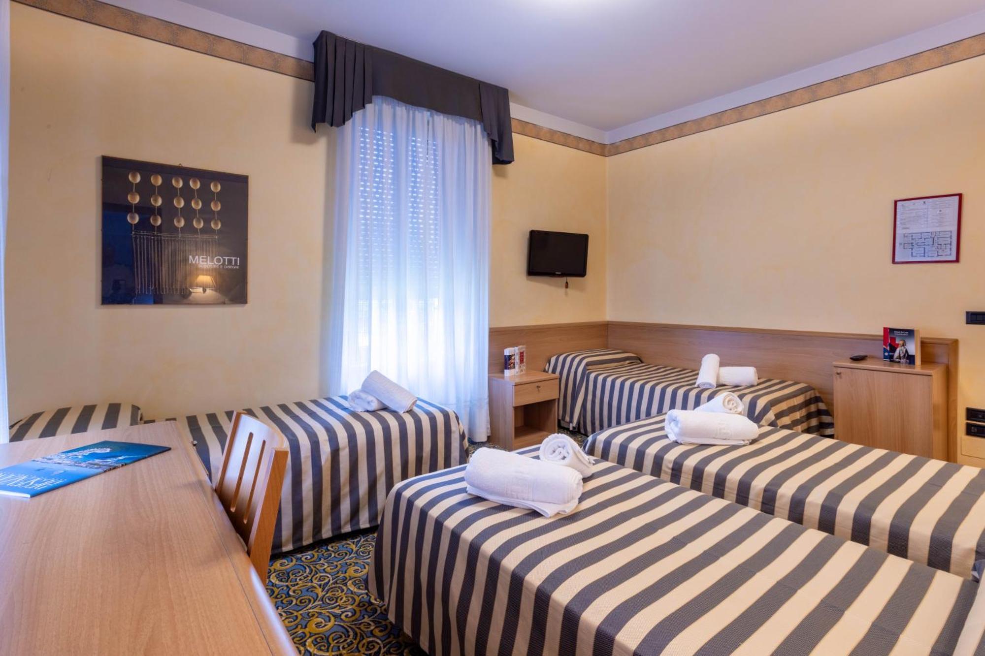 Hotel Giardinetto Дезенцано-дель-Гарда Екстер'єр фото